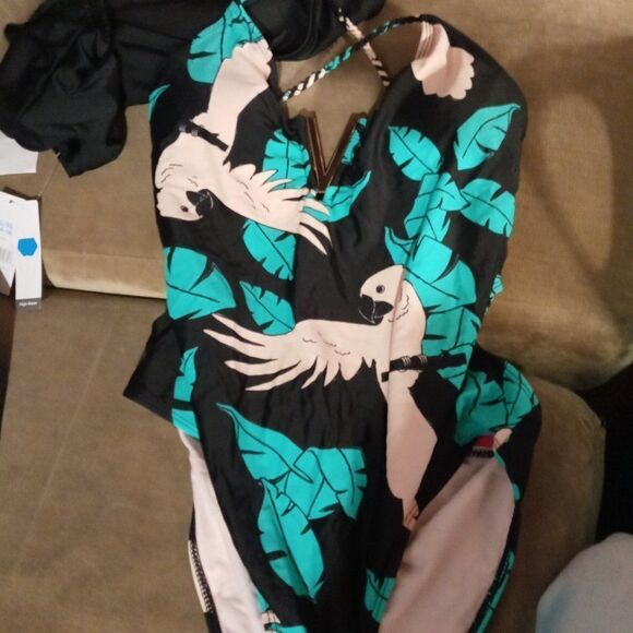 One piece sexy bathing suit - Picture 1 of 4